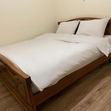예레반 Superior Apt. With Balcony On Aram Street 아파트 외부 사진
