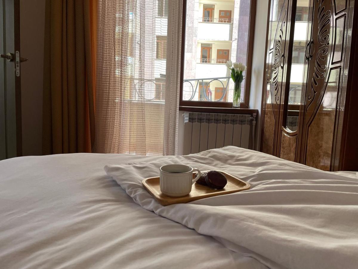 예레반 Superior Apt. With Balcony On Aram Street 아파트 외부 사진